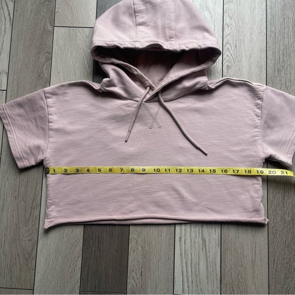 Gymshark Legacy Cropped Short Sleeve Hoodie - Picture 5 of 6